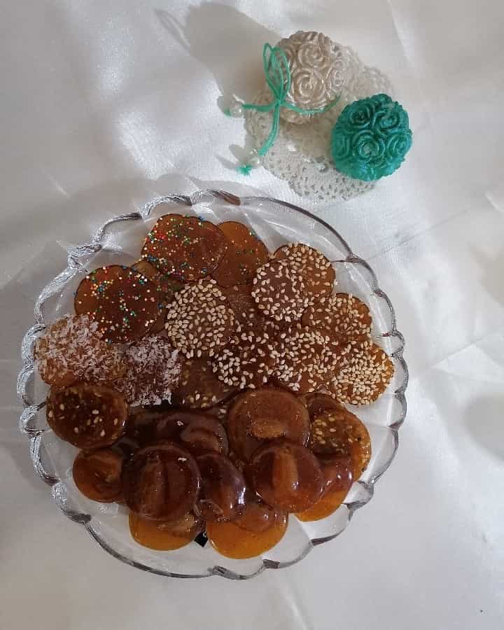 تصویر 1 از قیمت خرید ابنبات پولکی زعفرانی با فروش عمده